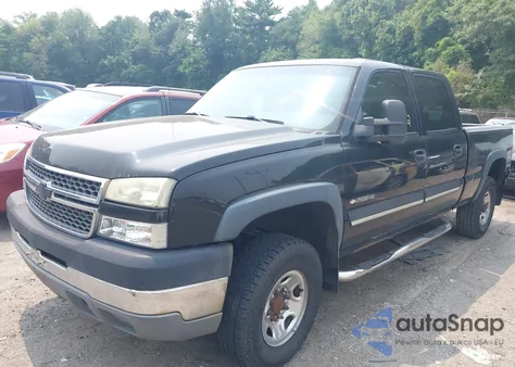 2005 Chevrolet Silverado K2500 Heavy Duty from USA, damaged, VIN 1GCHK23U25F824111